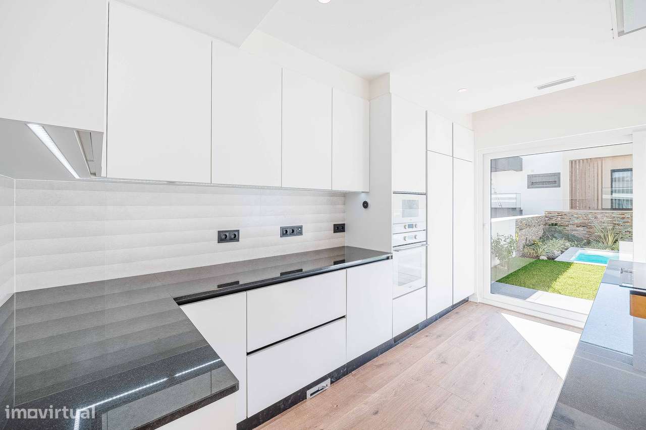 Elegante moradia T4 de arquitetura contemporânea em Albarraque-22