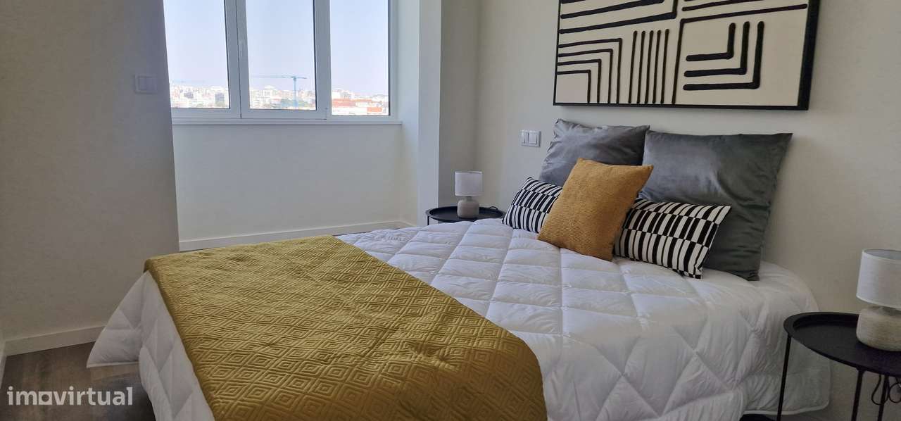 Apartamento T3 de Luxo e Modernidade no Coração de Benfica com Vista p-40