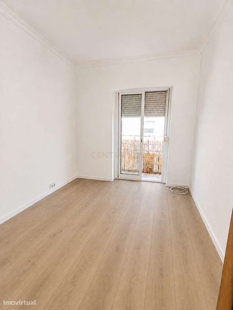 Apartamento T2 na Mina – Amadora | Localização de excelência junto ao-15