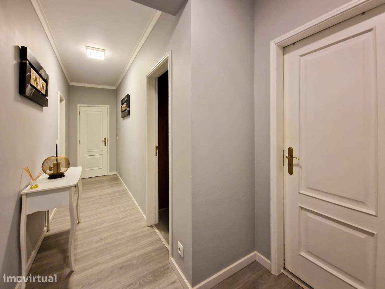 Apartamento de 4 assoalhadas em óptimo estado de conservação.-8