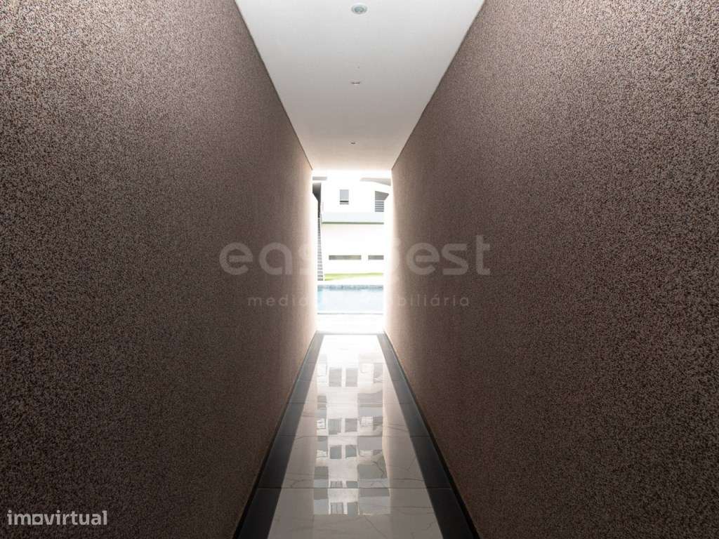 Apartamento T3, Novo, piscina, garagem, arrecadação - Quelfes, Olhão - Grande imagem: 3/36