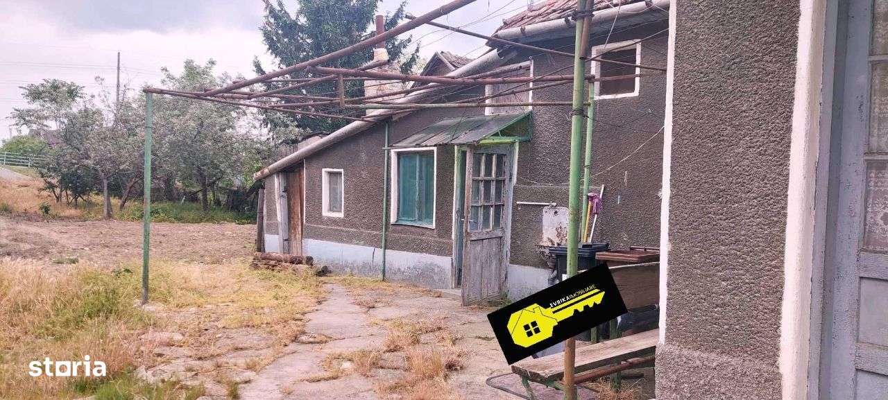 Casa Iosia, 477 mp teren , gaz , acces auto, la  pret de apartament - Imagine principală: 2/5