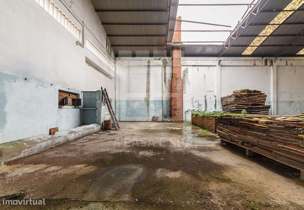 Armazém com 810 m2 em Santa Maria Lamas, S. M. Feira - Grande imagem: 5/12