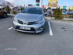 Toyota Auris 1.8 L VVT-i HSD Sol - 1