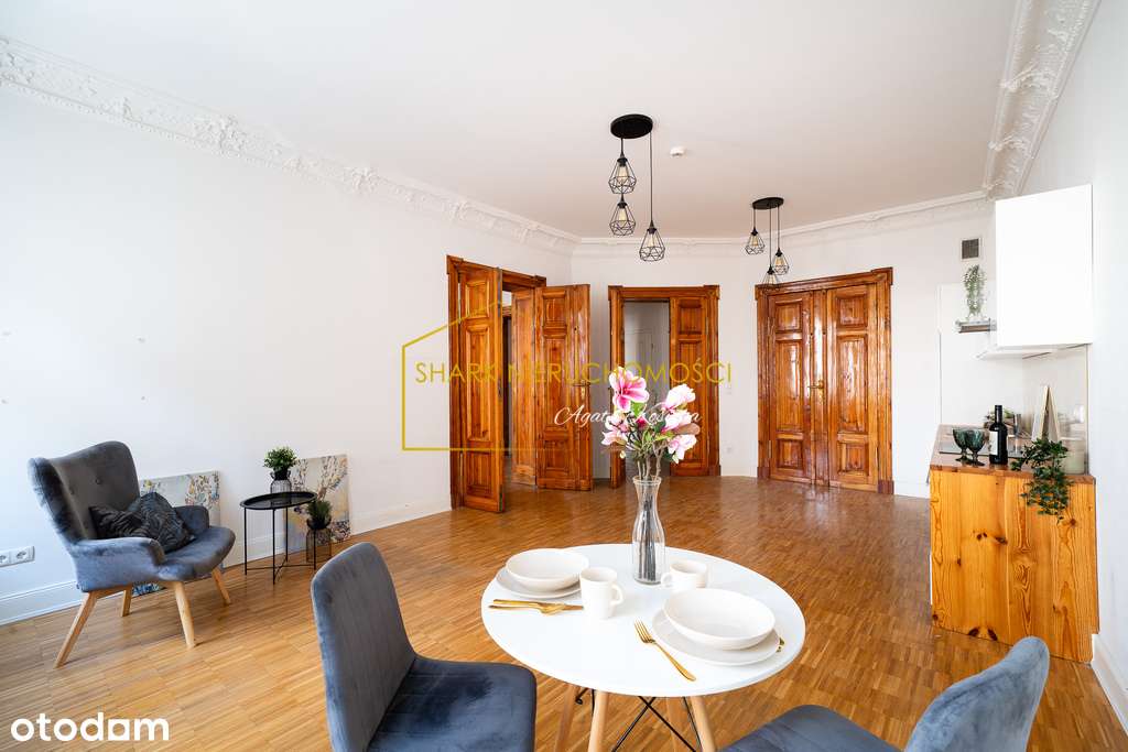 Klimatyczne mieszkanie w kamienicy w centrum!-0