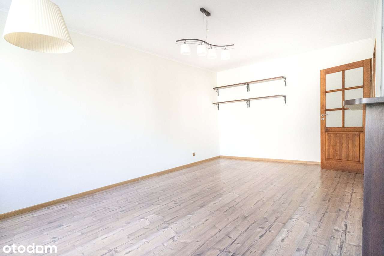 Do Wprowadzenia! Możliwe 3 Pokoje! Garaż! Piwnica! Bliska Białołęka!-1