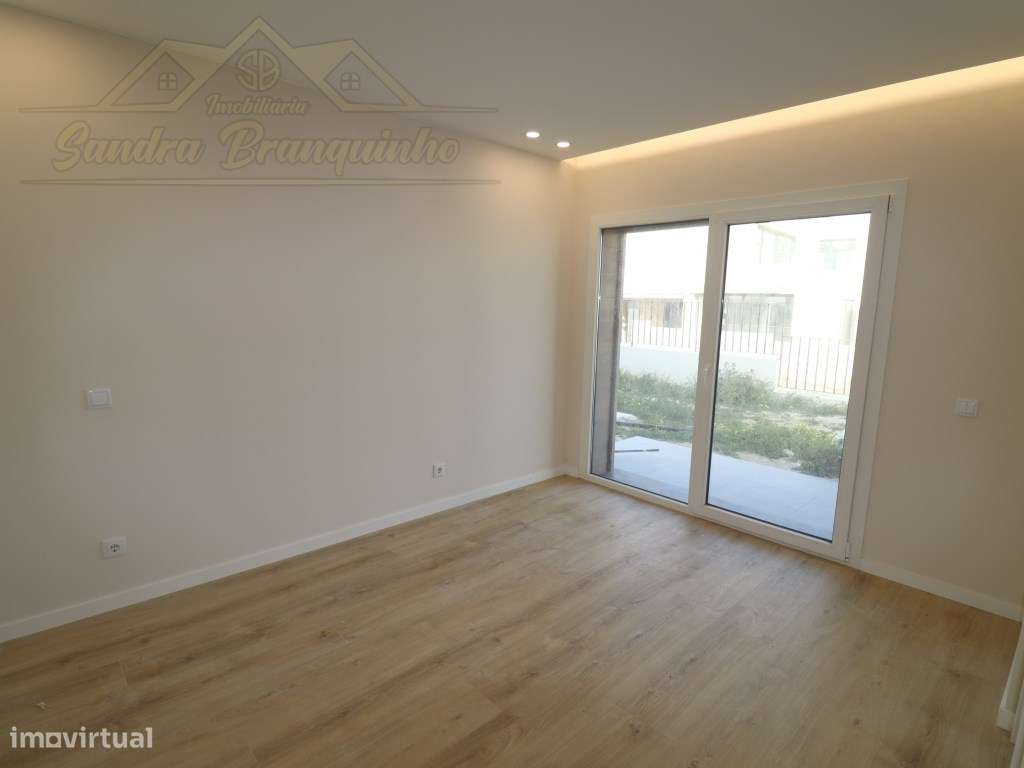 Moradia T5(NOVA) com Piscina-25