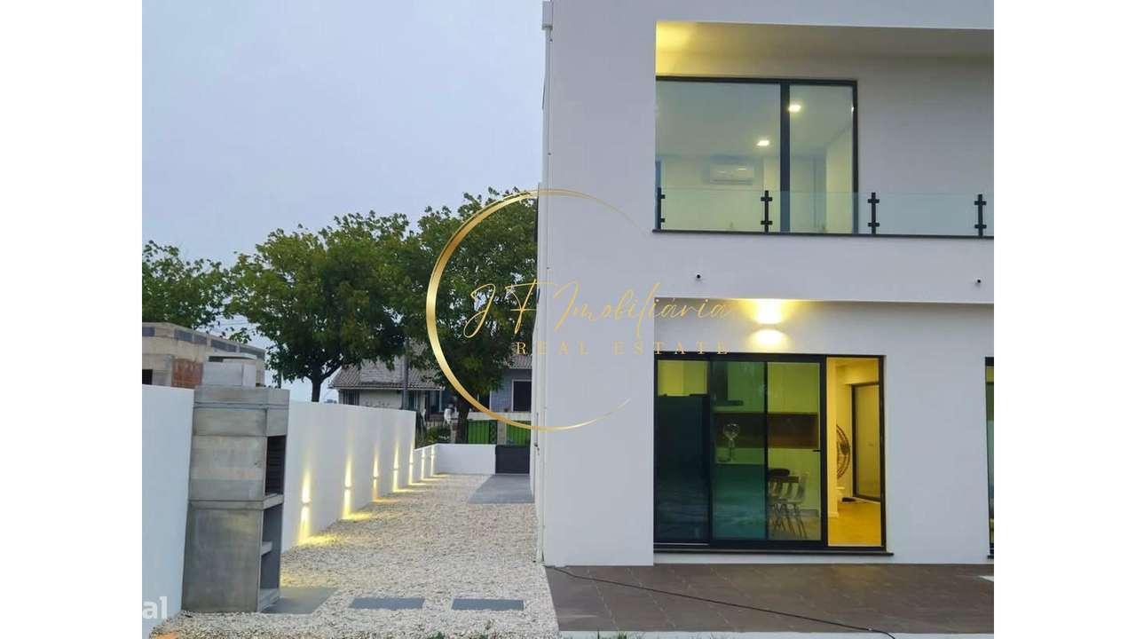 Moradia NOVA T4 em Santa Joana - Grande imagem: 2/14