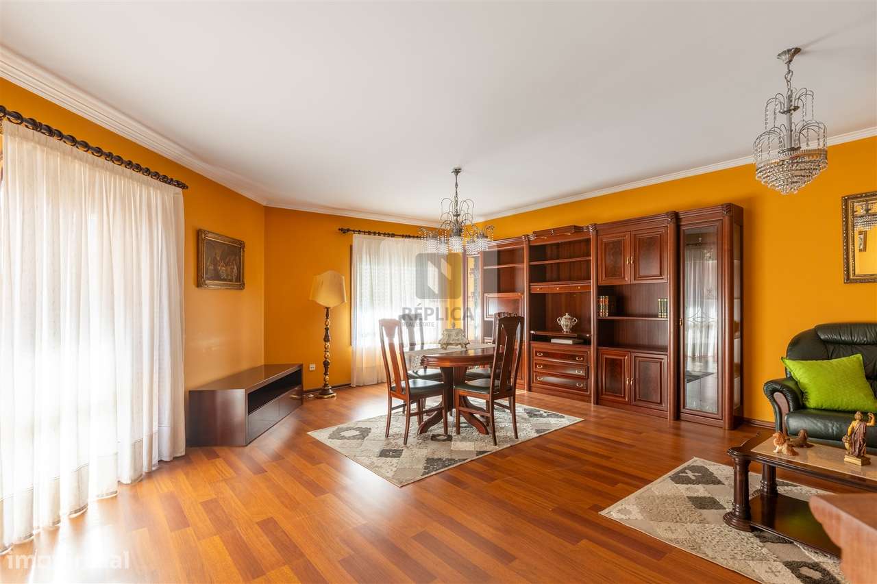 Apartamento T2 com varanda e Garagem em Matosinhos-3