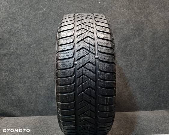 Pirelli Sotto Zero 3 225/50/17 98V XL 1szt. - 1