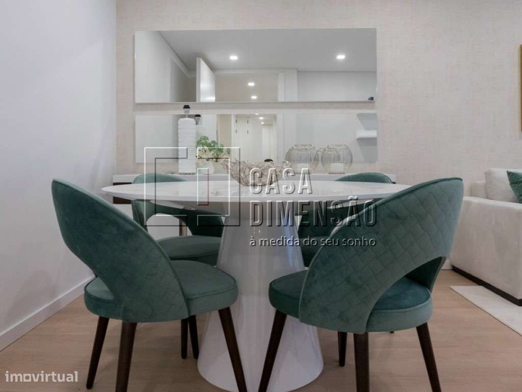 Apartamento de tipologia T4 próximo da Quinta Grande, Garagem e Arr... - Grande imagem: 5/60