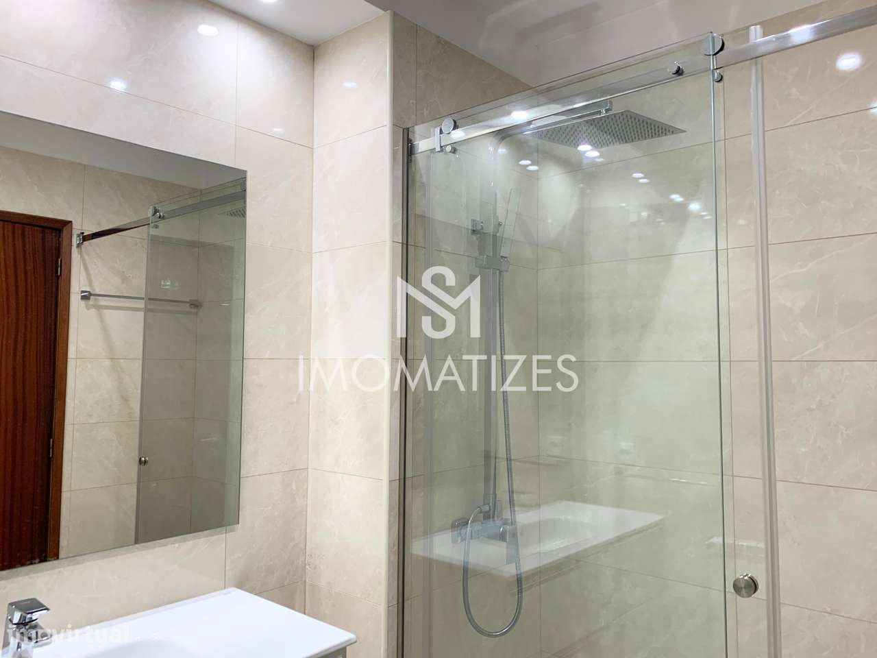 Apartamento T3 com Garagem e Terraço – Ramalde, Porto-23