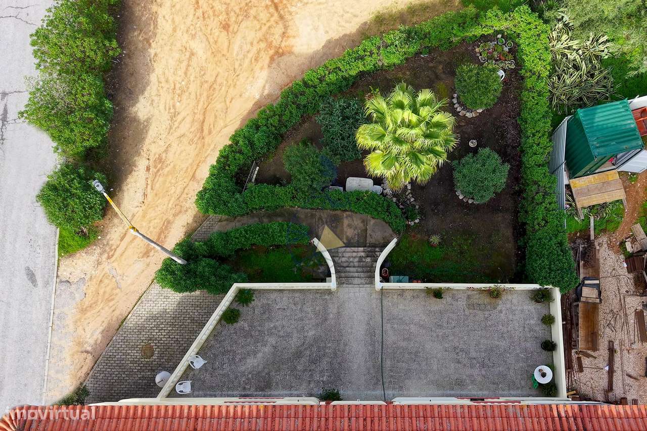 T2 em Bemposta com arrecadação privativa e terraço comum espaçoso  - A-37