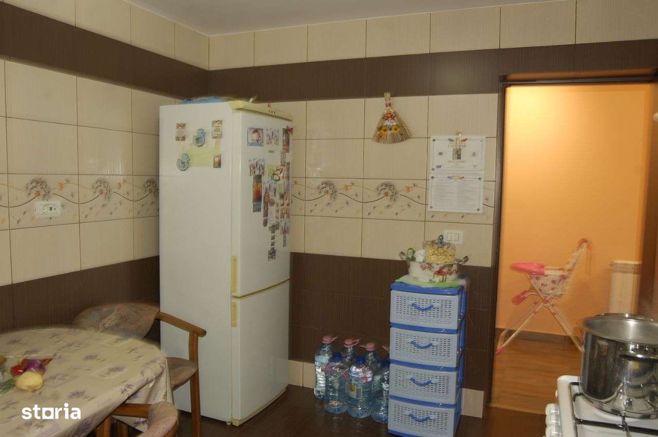 Vila cu Priveliște la Lacul Siutghiol-Spațiu Ideal pentru Două Familii-6