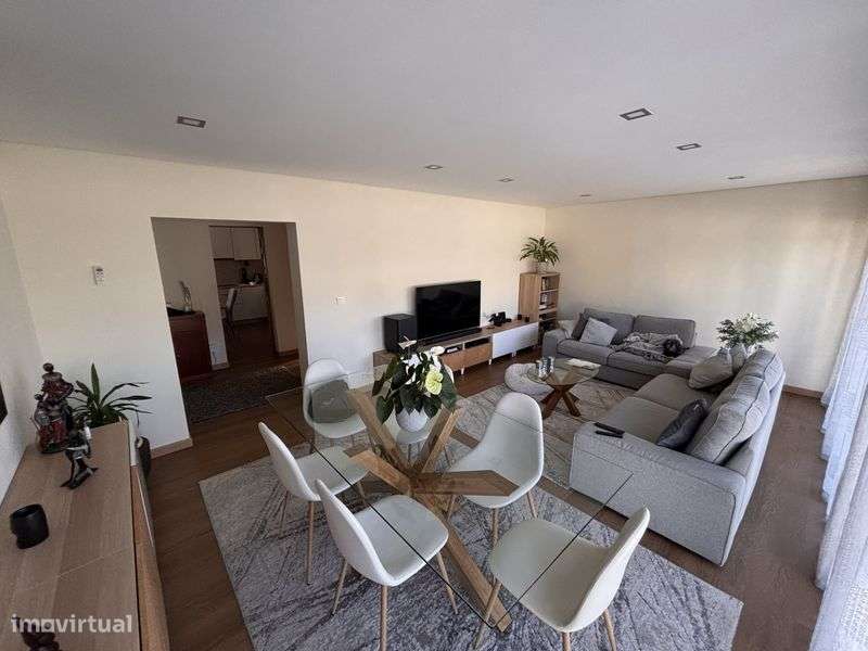 Moradia geminada T4 - Grande imagem: 4/12