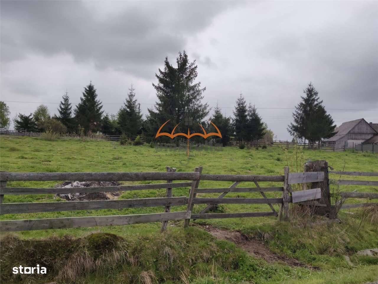 Teren de vanzare la intrare in Rasca Cluj 2.070m² - Imagine principală: 1/4