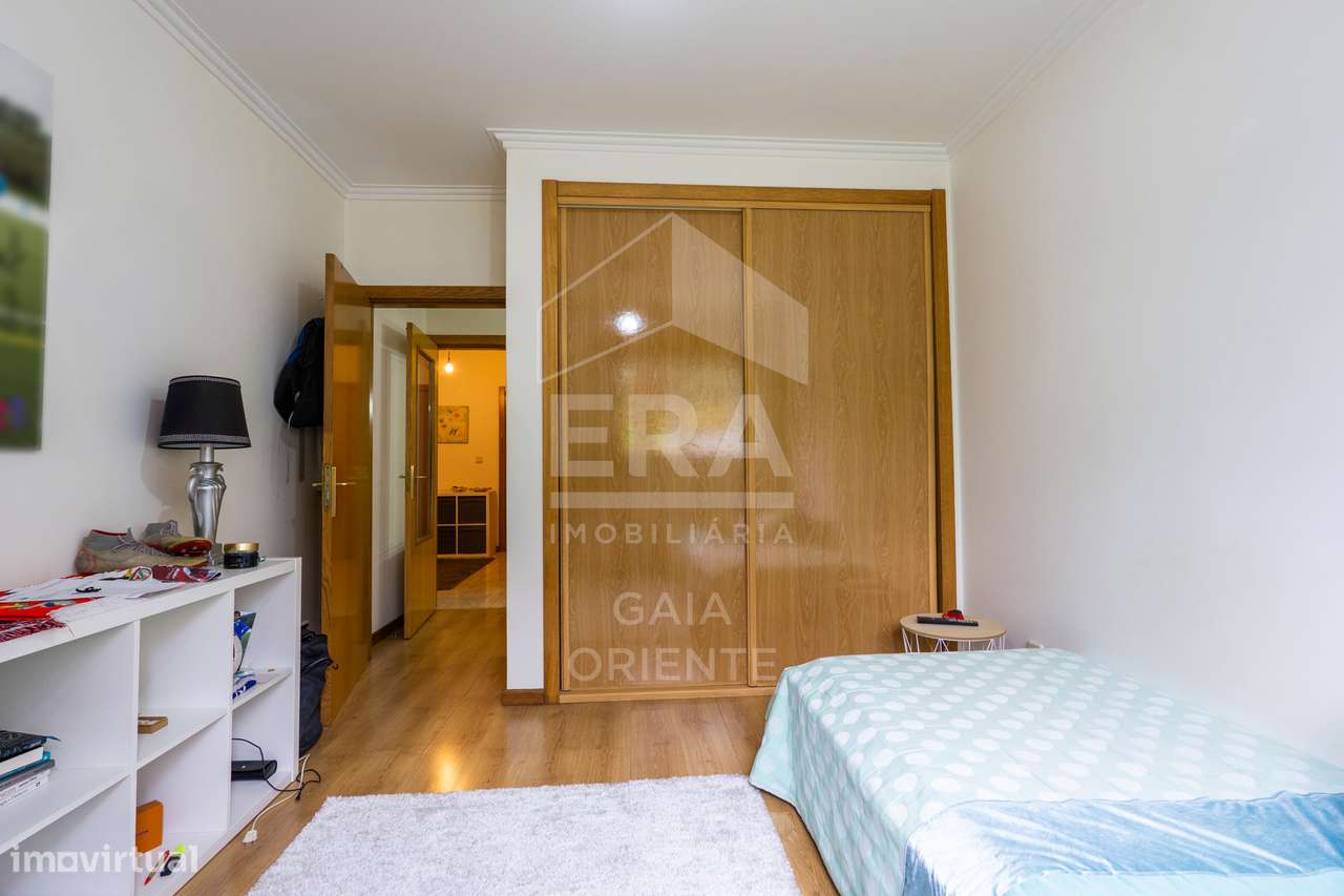 Apartamento T2+1 com Garagem em Grijó-29