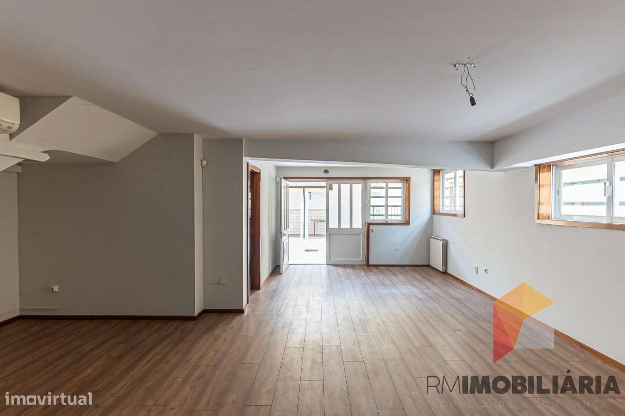 Moradia T4 em Fânzeres-44