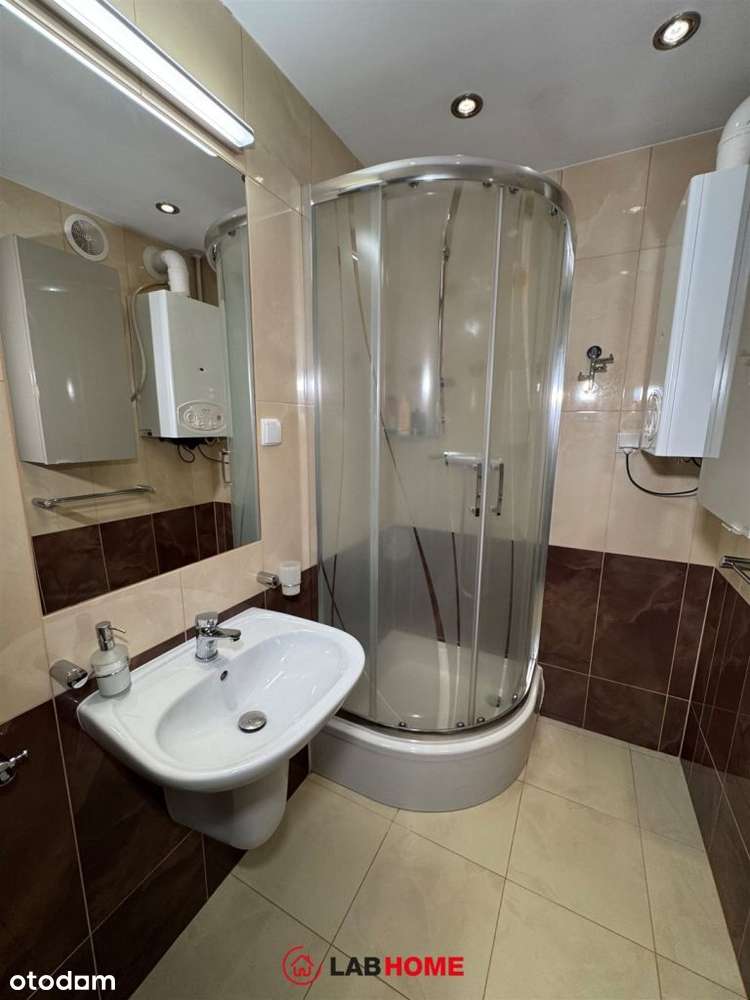 Komfortowy bliźniak blisko pałacowego wzgórza-8