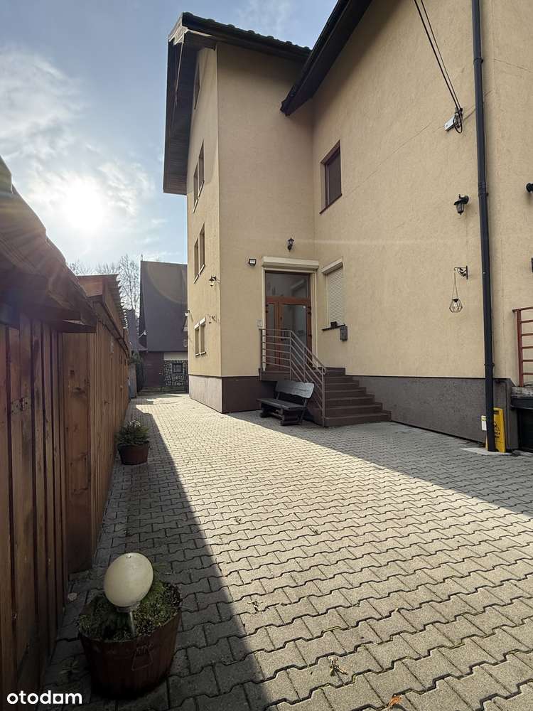 Dwupoziomowy apartament z kominkiem i parkingiem, 3 km. od Chochołowa.-10