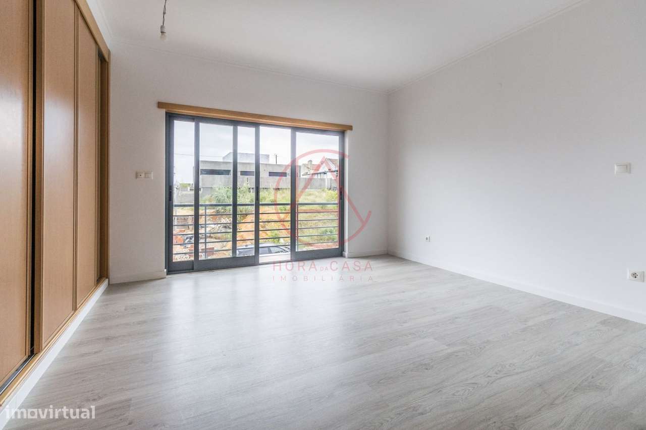 Moradia T5 Feijó-24