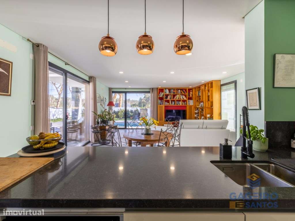 Moradia Térrea T3 Contemporânea com Piscina-20