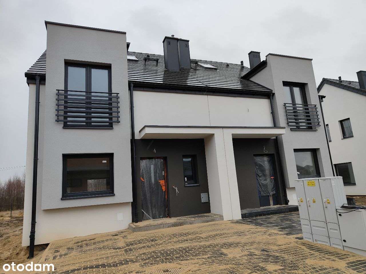 Nowy dom w zabudowie bliźniaczej. - Pełny obrazek: 4/20