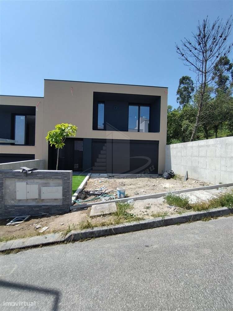 Moradia de 2 pisos em avançado estado de construção - Grande imagem: 3/9