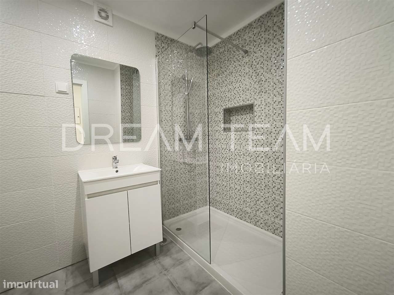 Apartamento T2, Alto do Seixalinho - Barreiro-20