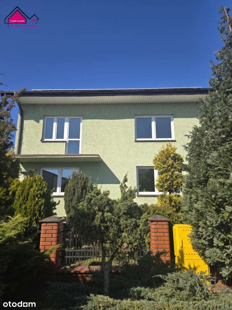 Dom z pompą ciepła i panelami fotowoltaicznymi-2