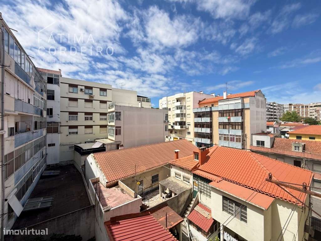 T3, em bom estado de conservação, situado no Laranjeiro-17