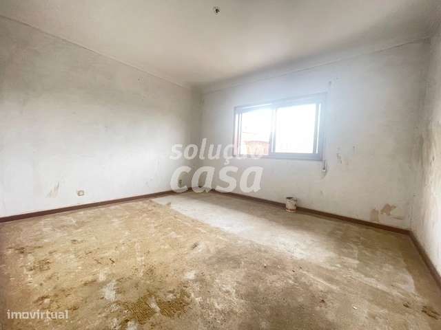 Moradia Isolada T4 para REMODELAR, com 2860m2 de Terreno!-22