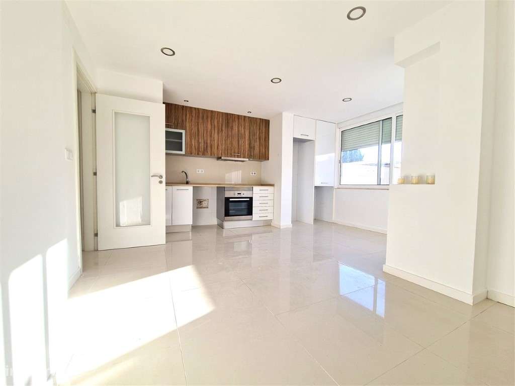 T3 Foros de Amora * * Remodelado * QUINTAL * - Grande imagem: 4/16