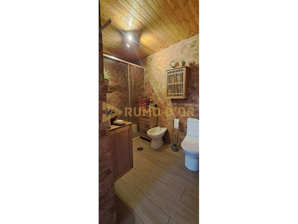 Moradia Exclusiva com Piscina Interior e Terraço - Conforto e Charm...-12