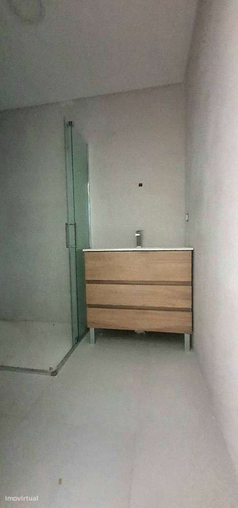 Fantástico Duplex T3+1 Terraço com 73m2 e Garagem para 2 carros NOVOS-8