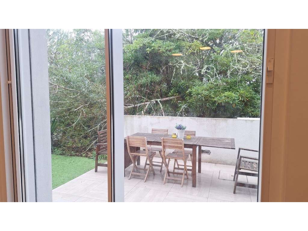 Moradia T5 Remodelada com Painéis Fotovoltaicos - Monte Santos, Sintra-21