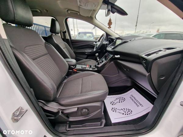 Ford Kuga - 25