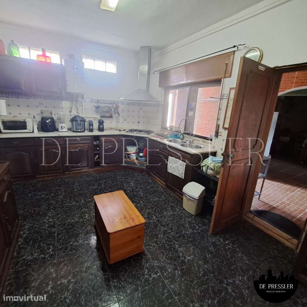 Excelente Moradia Isolada em Santo António da Charneca - Barreiro-10