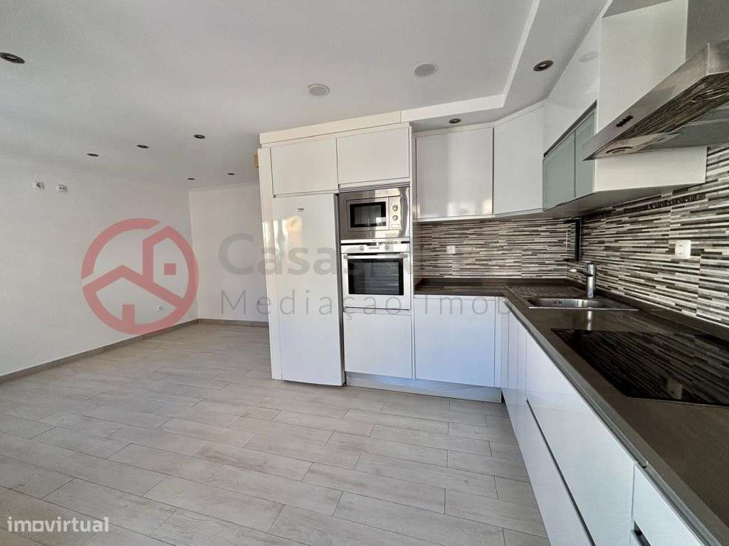 Apartamento T3 remodelado nas Barrocas em Almada - Grande imagem: 2/22
