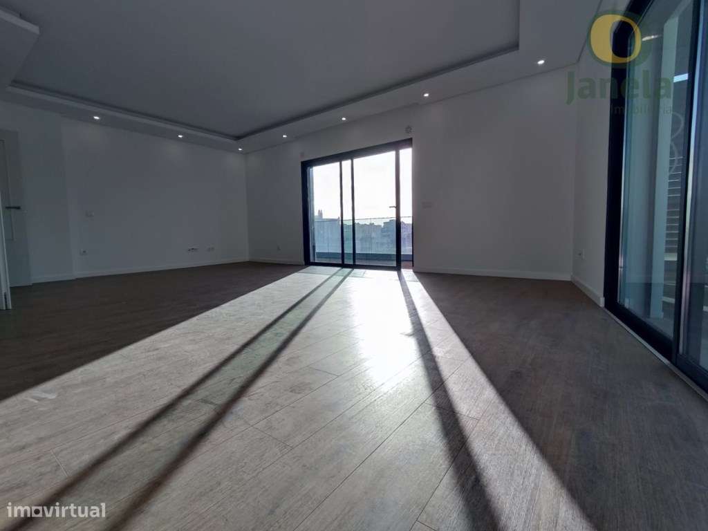 NOVO T2 com Piscina e garagem - Grande imagem: 4/16