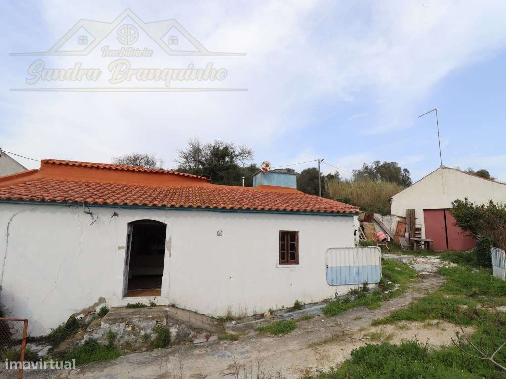 Moradia T3 com garagem e terreno 4120m2-15