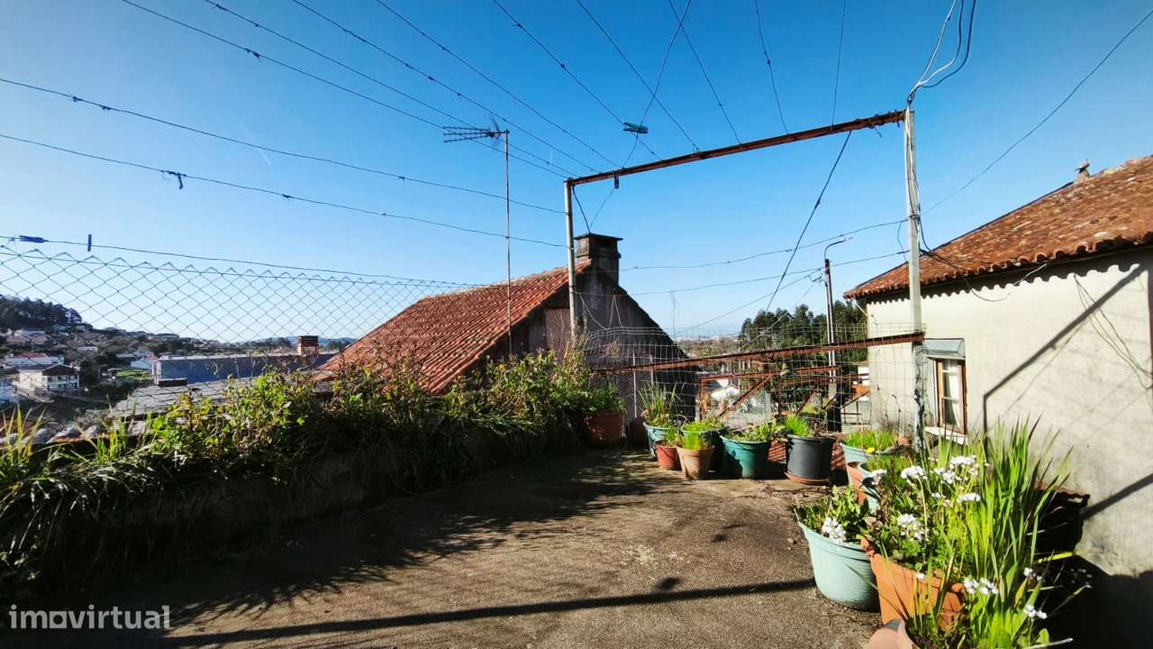 Moradia T4 com jardim e varanda em Santa Marta de Portuzelo - Grande imagem: 3/20