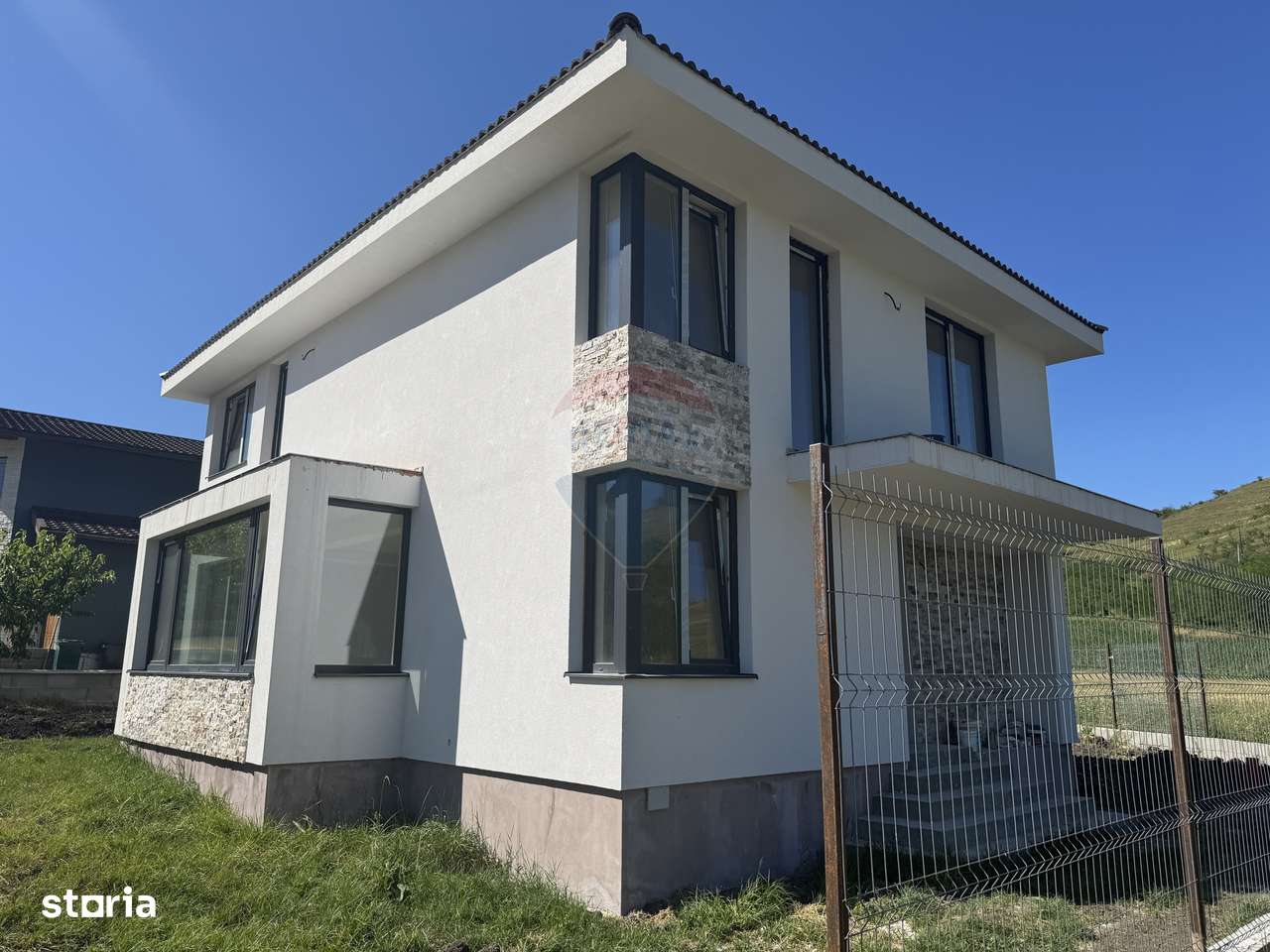 Casă spațioasă cu 5 camere în Corpadea - liniște, natură și confort - Imagine principală: 1/10