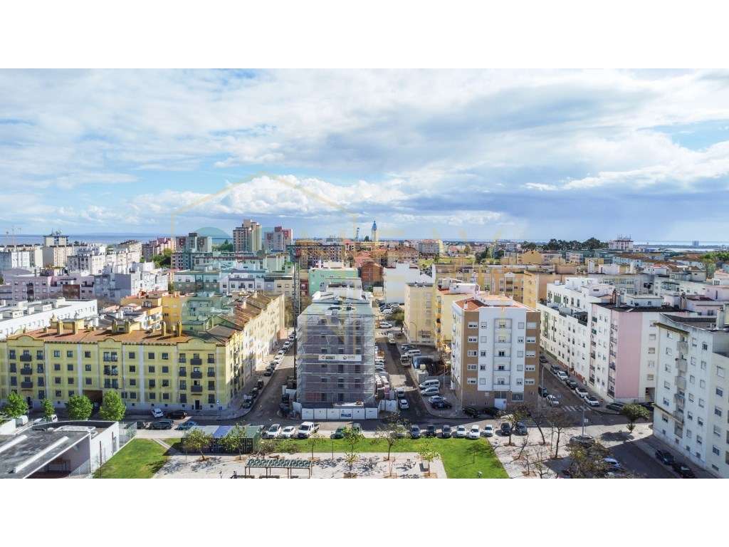Apartamento T3 com Vista Rio - Arrecadação e Parqueamento - Espaço,...-9