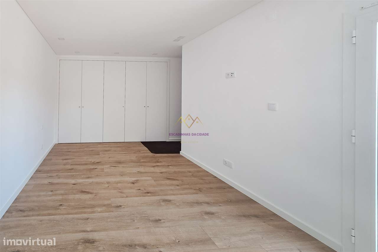 T4 com Piscina em Alverca-10