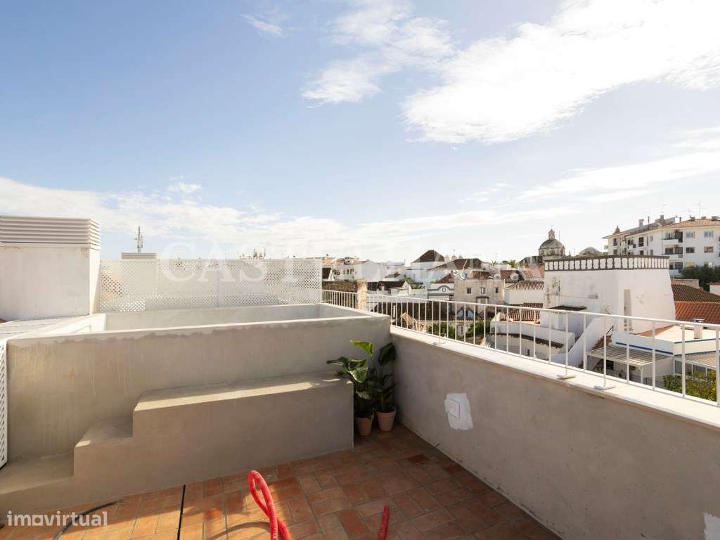 Moradia T3, com rooftop, num novo condomínio em Tavira - Grande imagem: 1/66