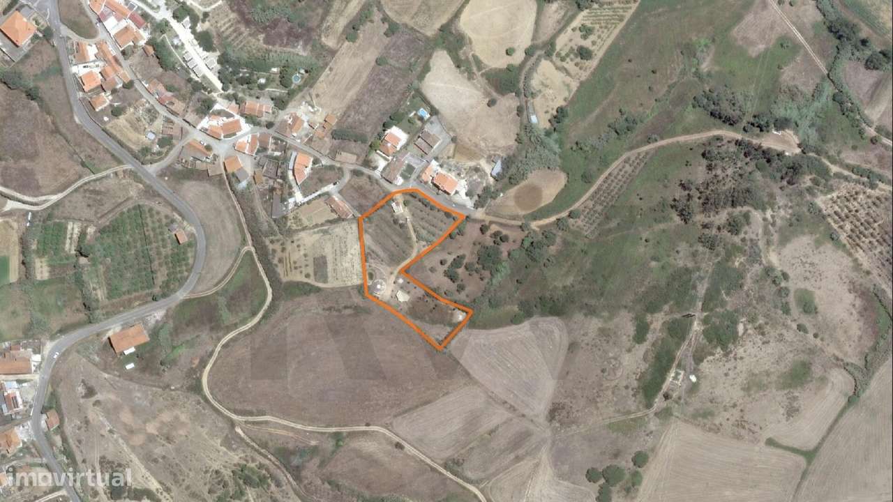 Terreno com Projeto Vivo de Permacultura e Potencial de Construção | P-25