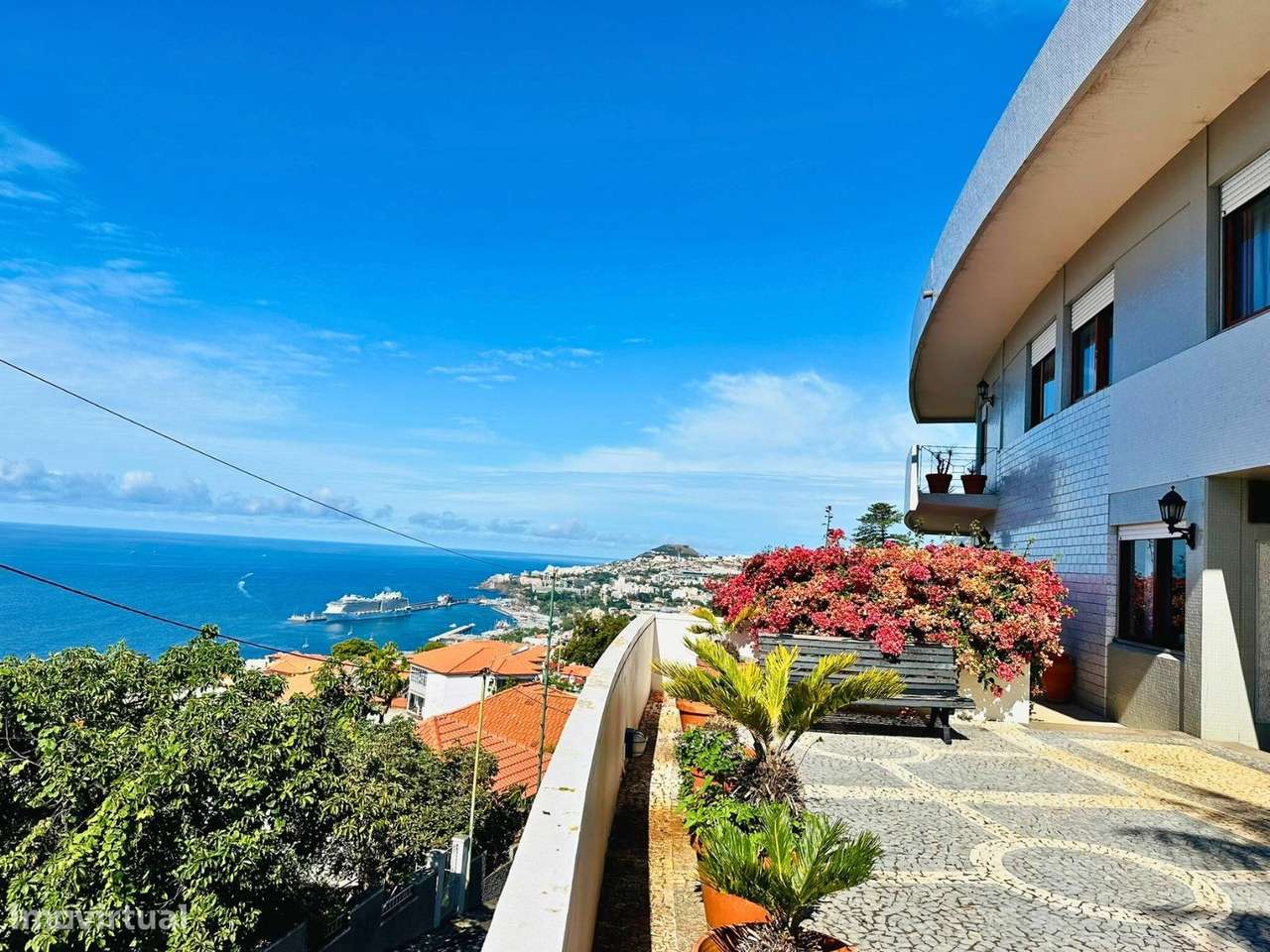 Moradia T4+1 com Vista Panorâmica sobre a Baía do Funchal - Grande imagem: 5/52