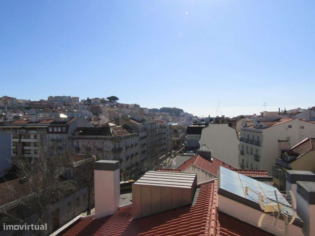 Apartamento T6 na Av. Almirante Reis / Anjos e Sra. do Monte - Grande imagem: 4/5