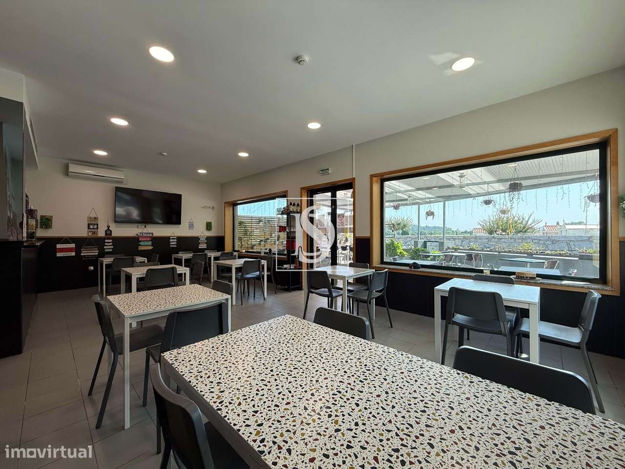 Moradia T3 + Espaço Comercial-4